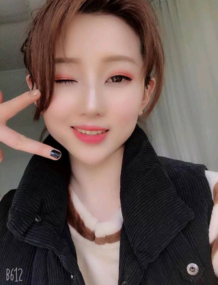 身材火辣的性感小女神